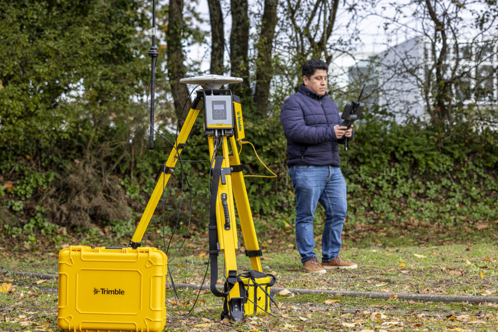 Trimble TDL450B